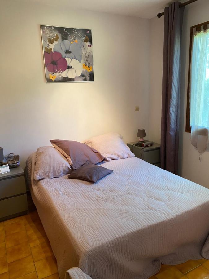 Maison Provencale En Campagne A